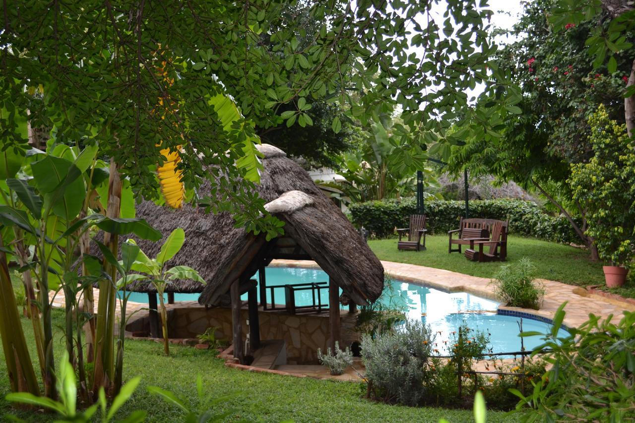 Tambuti Lodge 룬두 외부 사진
